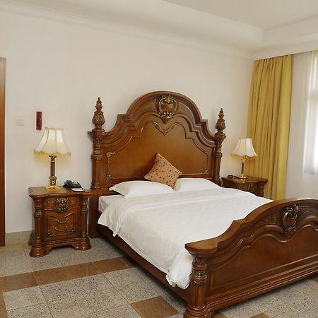 Hotel Paon D'Or Антананариву Экстерьер фото