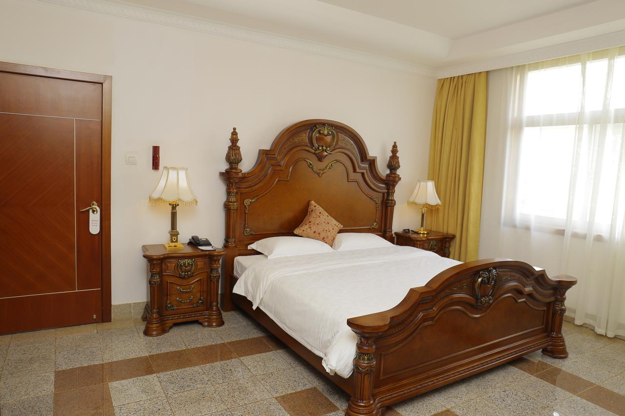 Hotel Paon D'Or Антананариву Экстерьер фото